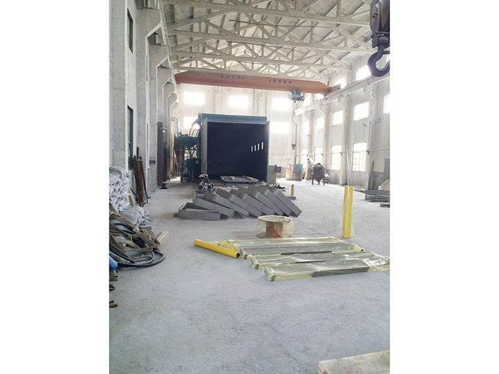 生產(chǎn)設(shè)備